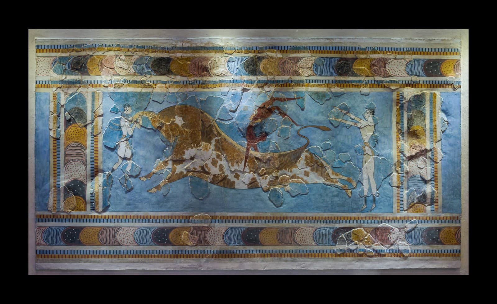 Bull leaping minoan fresco archmus Heraklion — Aegean Art