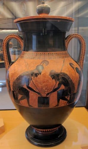 Exekias, anfora con achille e aiace che giocano a dai, castore e polluce, da vulci, 540-30 ac ca. 01 — Ancient Greek Art