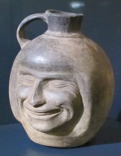 Perù, periodo spalt-chimù, volto sorridente su entrambi i lati — Pre-Columbian Art